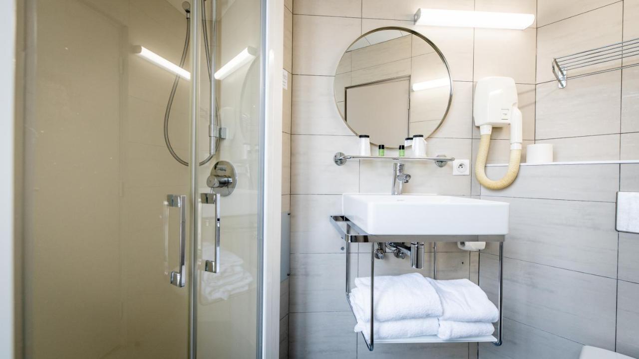 Du Parc Montparnasse 3*